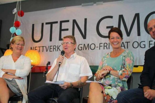 Frokostmøte og debatt om GMO under Arendalsuka. Foto: GMO-Nettverket  og fôr Frokostmøte og debatt om GMO under Arendalsuka. Foto: GMO-Nettverket  og fôr